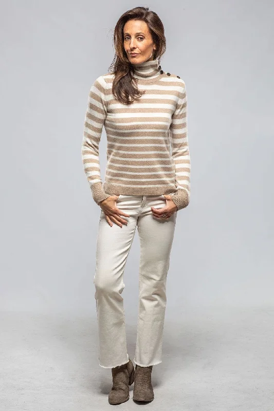 Georgi Cashmere Striped Button Collar In Camel/White