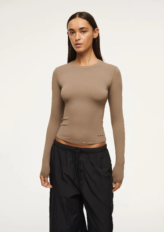 FOUNDATION LONG SLEEVE TOP IN FOSSIL